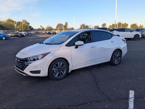 2023 Nissan Versa 1.6 SV