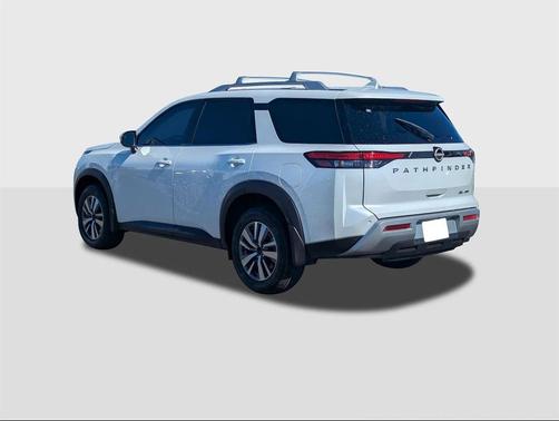 2025 Nissan Pathfinder SL 4WD