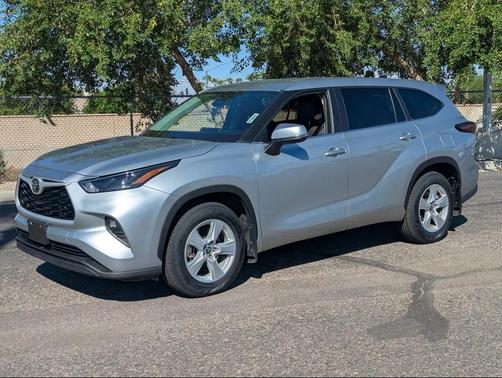 2024 Toyota Highlander LE