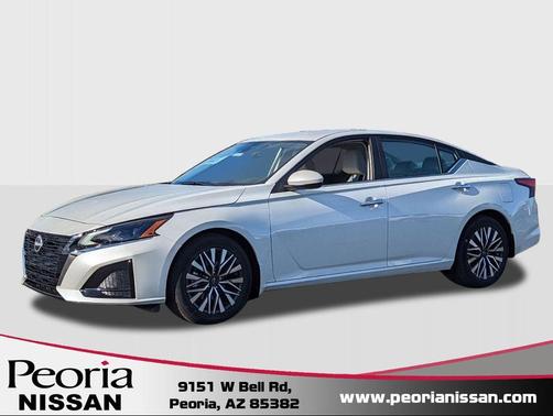 Pearl White Tricoat 2026 Nissan Altima SV FWD