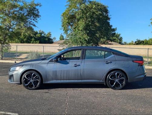 2023 Nissan Altima SR FWD
