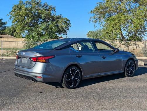 2023 Nissan Altima SR FWD