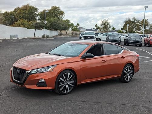 Photo 1 of 29 of 2021 Nissan Altima 2.5 SR