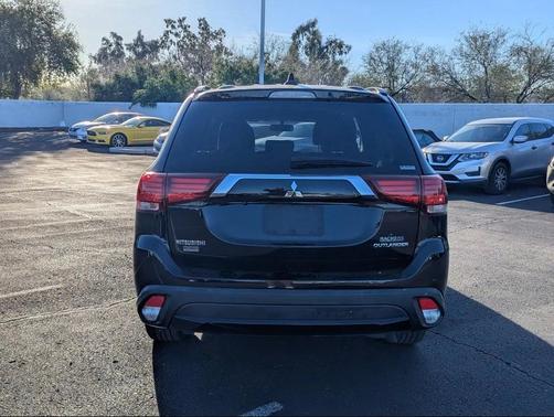 2018 Mitsubishi Outlander LE