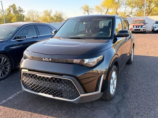 Fusion Black 2023 Kia Soul S
