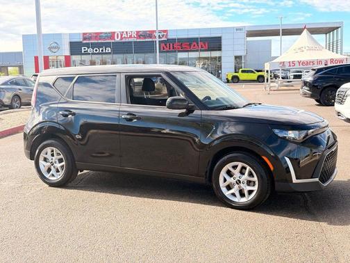 Fusion Black 2023 Kia Soul S