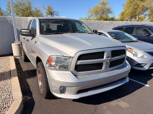 Bright Silver Metallic Clearcoat 2017 RAM 1500 Express