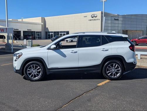 2024 GMC Terrain SLT