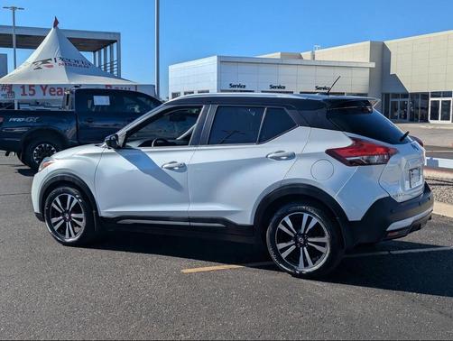 2020 Nissan Kicks SR
