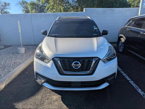 2020 Nissan Kicks SR