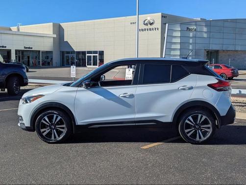 2020 Nissan Kicks SR