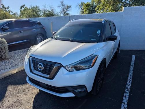 2020 Nissan Kicks SR