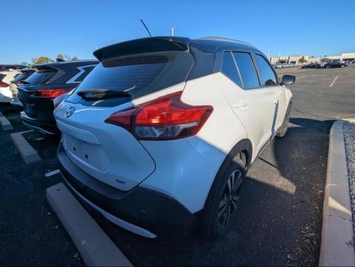 2020 Nissan Kicks SR