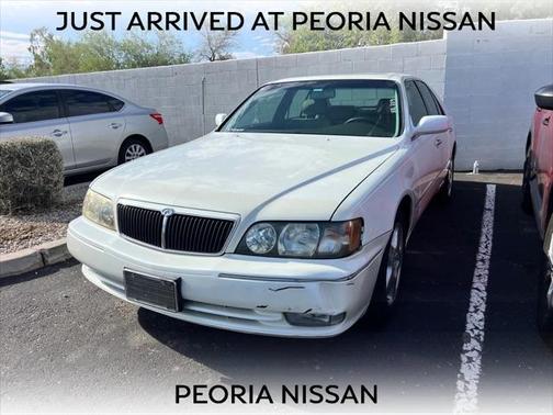 1999 INFINITI Q45 Base