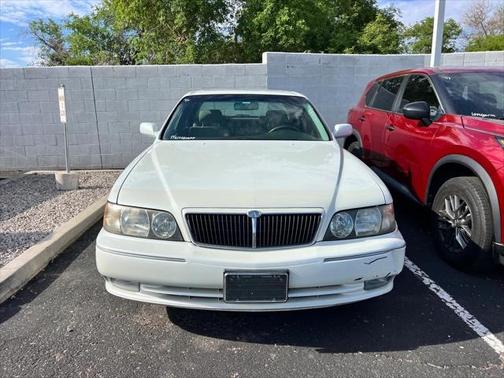 1999 INFINITI Q45 Base
