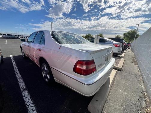 1999 INFINITI Q45 Base