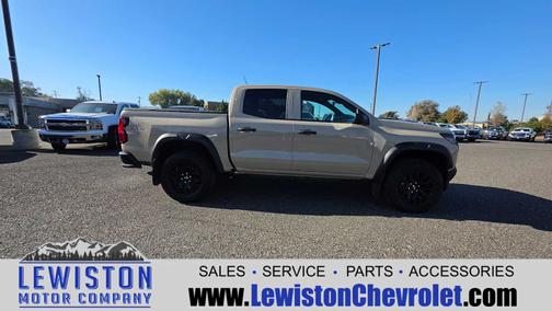 Sand Dune Metallic 2024 Chevrolet Colorado Trail Boss