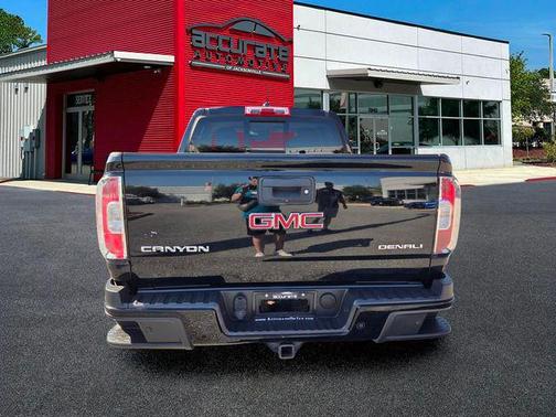 Onyx Black 2019 GMC Canyon Denali