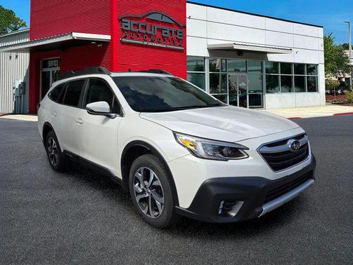 Crystal White Pearl 2022 Subaru Outback Limited