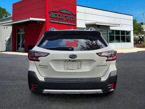 Crystal White Pearl 2022 Subaru Outback Limited