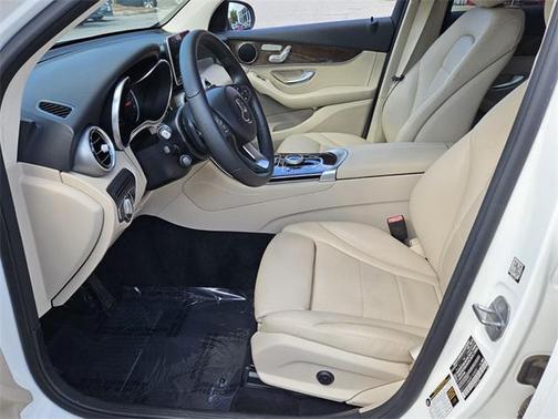 2017 Mercedes-Benz GLC 300 Base