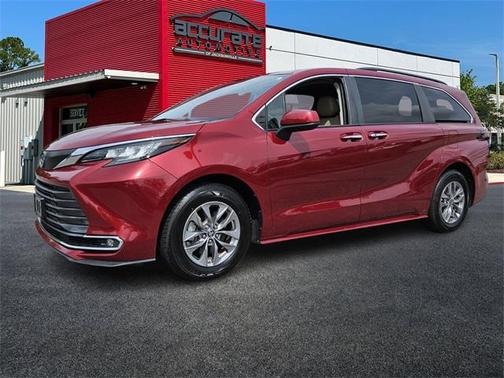 2021 Toyota Sienna XLE 8 Passenger