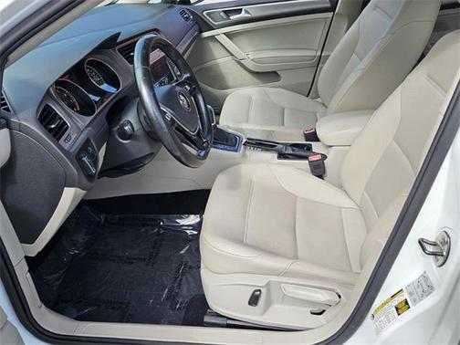 2017 Volkswagen Golf TSI Wolfsburg Edition 4-Door