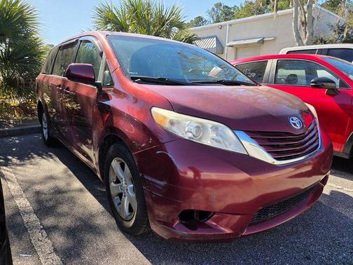 2017 Toyota Sienna LE