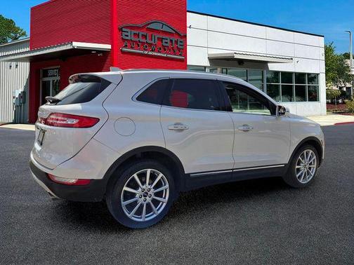 White Platinum Metallic Tri-Coat 2019 Lincoln MKC Reserve