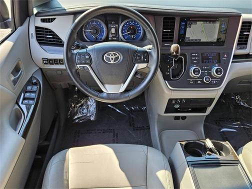 2015 Toyota Sienna XLE Premium