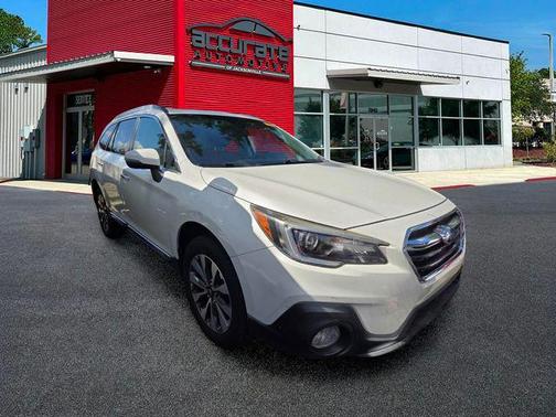 Crystal White Pearl 2019 Subaru Outback 3.6R Touring