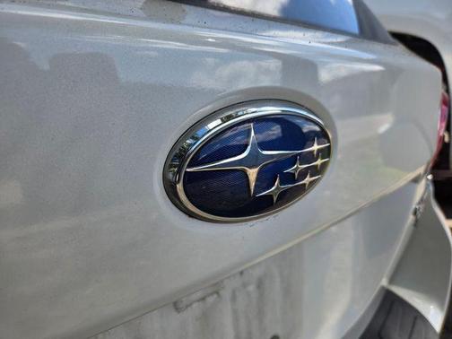 Crystal White Pearl 2019 Subaru Outback 3.6R Touring