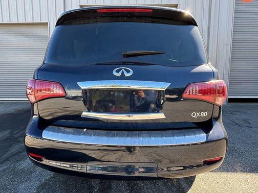 2017 INFINITI QX80 Base