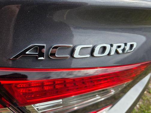 Modern Steel Metallic 2018 Honda Accord EX-L