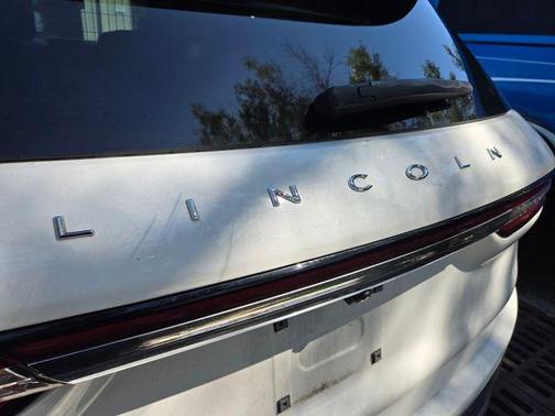 Pristine White Metallic Tri-Coat 2022 Lincoln Corsair Standard