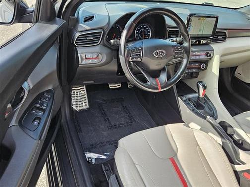2019 Hyundai Veloster Base
