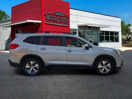Ice Silver Metallic 2022 Subaru Ascent Premium 7-Passenger
