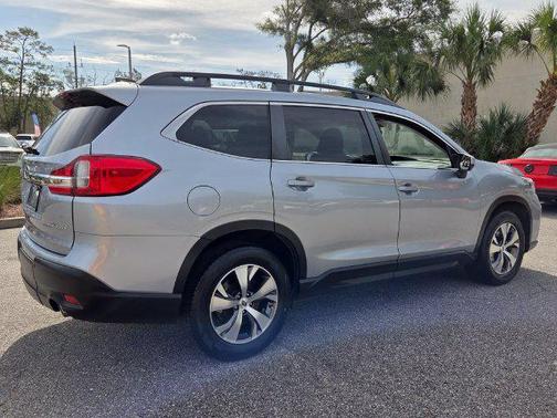 Ice Silver Metallic 2022 Subaru Ascent Premium 7-Passenger