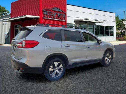 Ice Silver Metallic 2022 Subaru Ascent Premium 7-Passenger