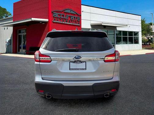 Ice Silver Metallic 2022 Subaru Ascent Premium 7-Passenger