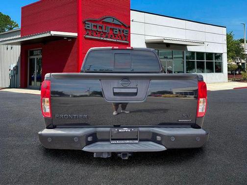 Magnetic Black Pearl 2019 Nissan Frontier SV