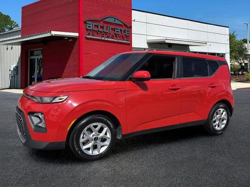 Inferno Red 2022 Kia Soul LX