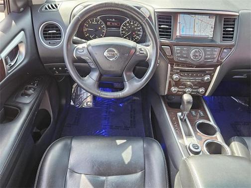 2016 Nissan Pathfinder SL