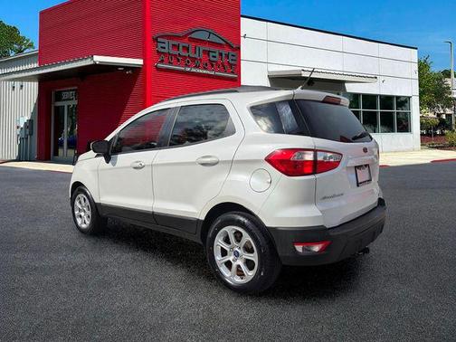 White Platinum Clearcoat Metallic 2018 Ford EcoSport SE