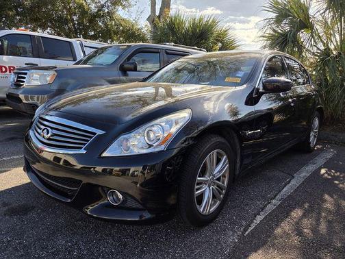 2015 INFINITI Q40 Base