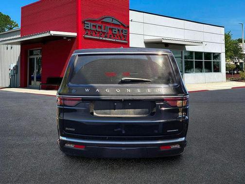 Diamond Black Crystal Pearlcoat 2022 Jeep Wagoneer Series II 4x2