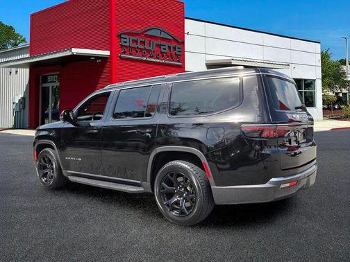 Diamond Black Crystal Pearlcoat 2022 Jeep Wagoneer Series II 4x2