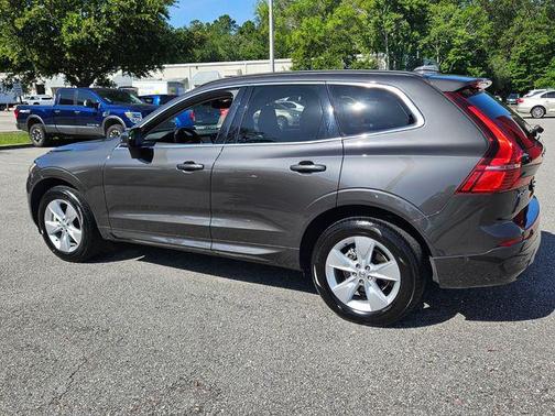 2022 Volvo XC60 Momentum