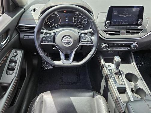 2020 Nissan Altima SR FWD