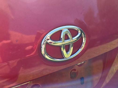 Barcelona Red Metallic 2018 Toyota Corolla LE